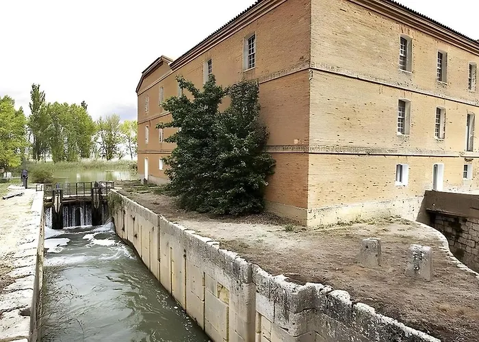 아파트호텔 La Fabrica Del Canal - Adults Only 3*